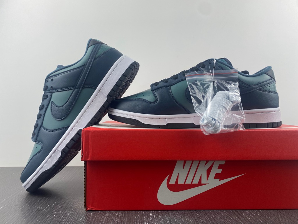 Nike Dunk Low Retro Armory Navy DR9705-300